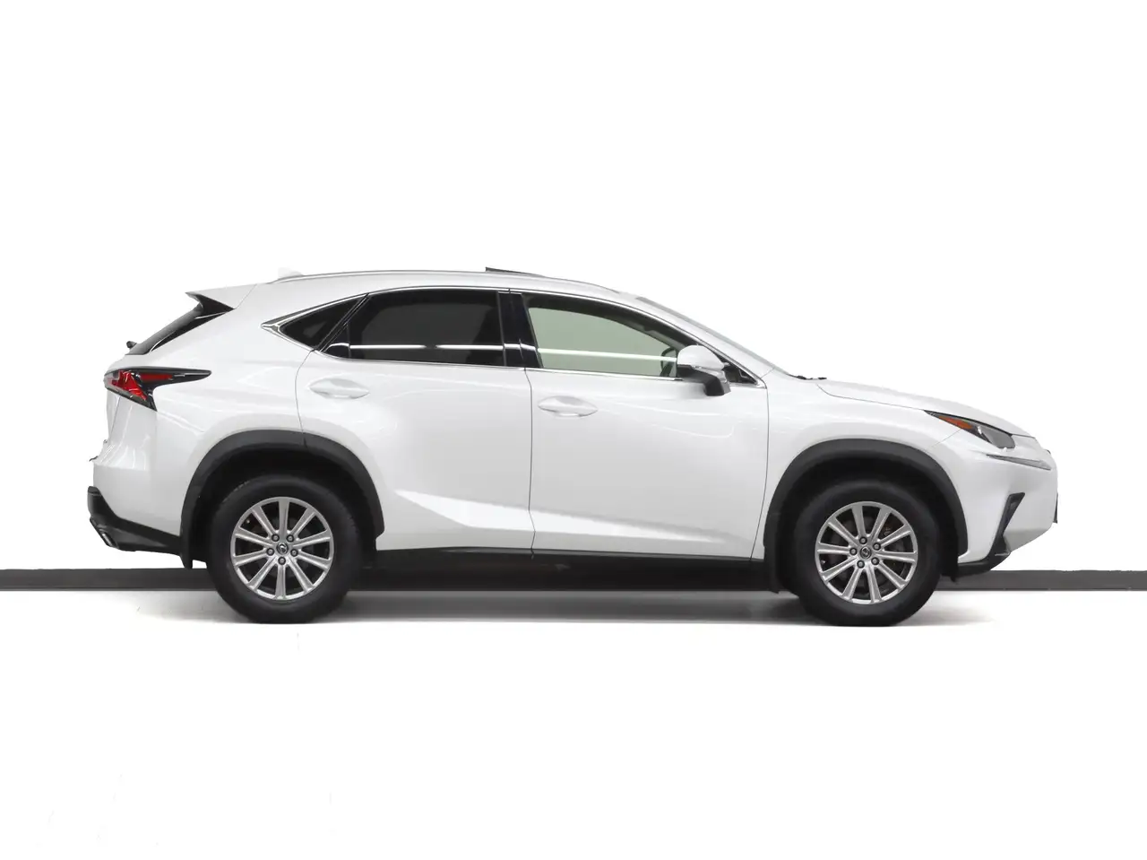 Lexus NX снимка Lexus NX