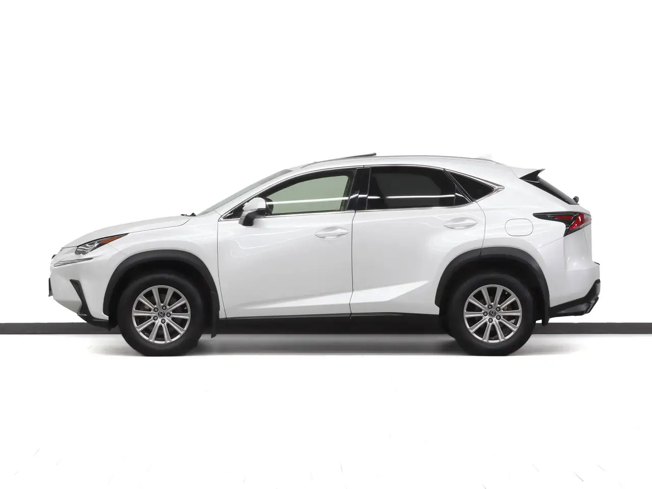 Lexus NX снимка Lexus NX