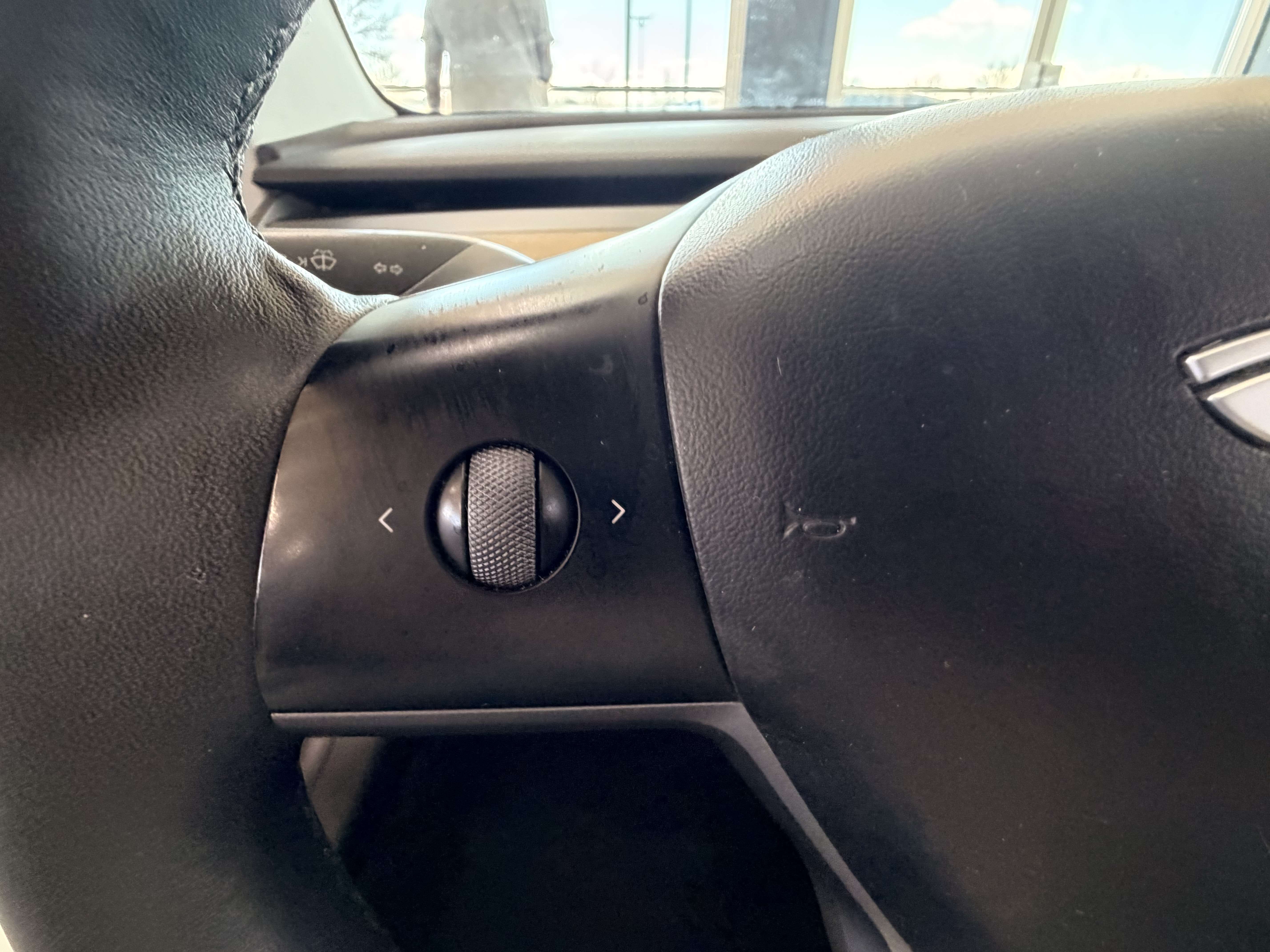 2020 Tesla Model 3 Standard Range Plus thumb 18