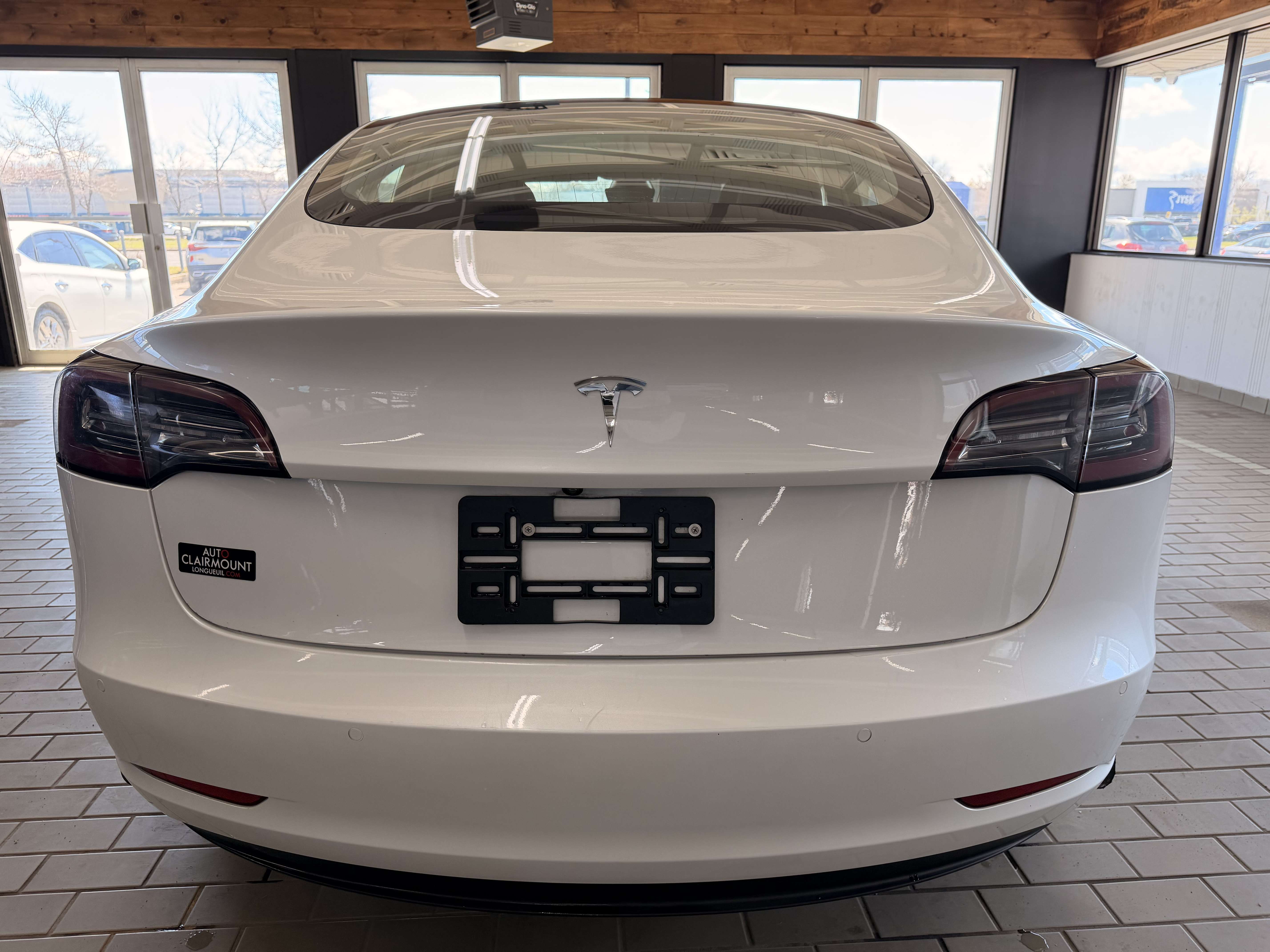 2020 Tesla Model 3 Standard Range Plus alt 4