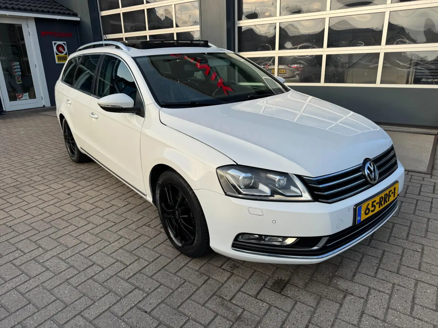 Volkswagen Passat Variant 1.6 TDI Highline Pano/DAB/Lane/Side/standverw/trek Blanc - 2