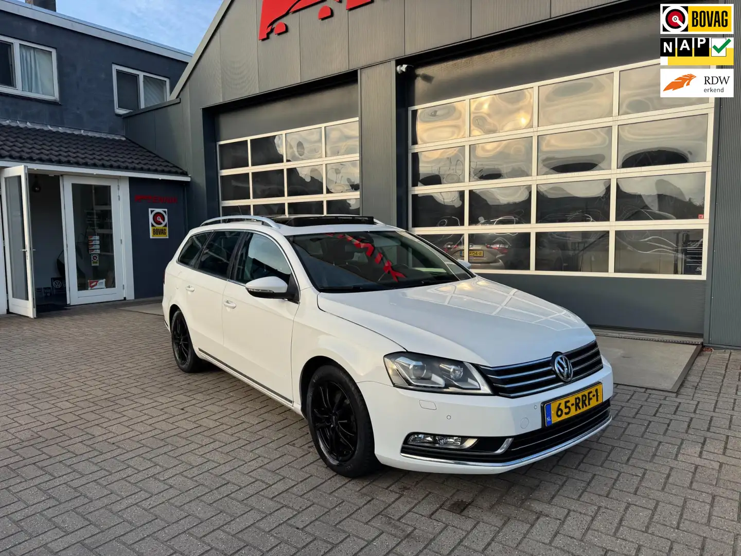 Volkswagen Passat Variant 1.6 TDI Highline Pano/DAB/Lane/Side/standverw/trek Blanc - 1