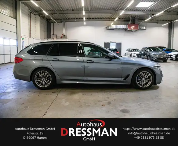 BMW 5 Series view 4