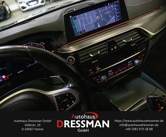 BMW 5 Series view 15