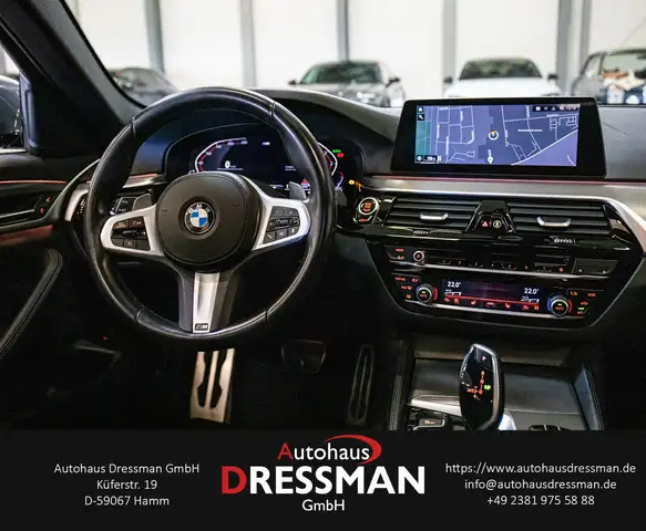 BMW 5 Series view 14