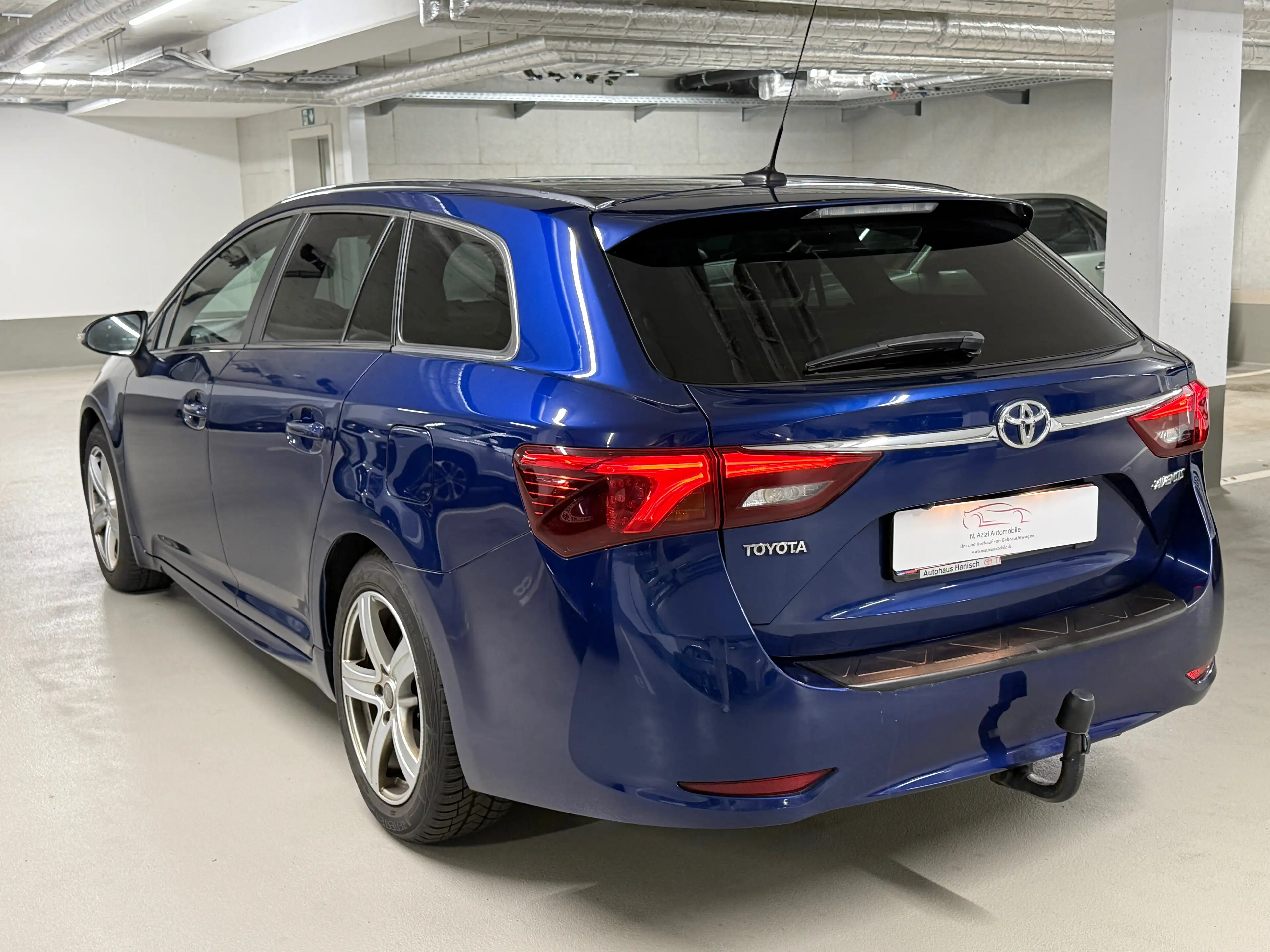 Toyota Avensis 2.0 D-4D Executive*Navi*Kamera*Pannaroma* — photo 7