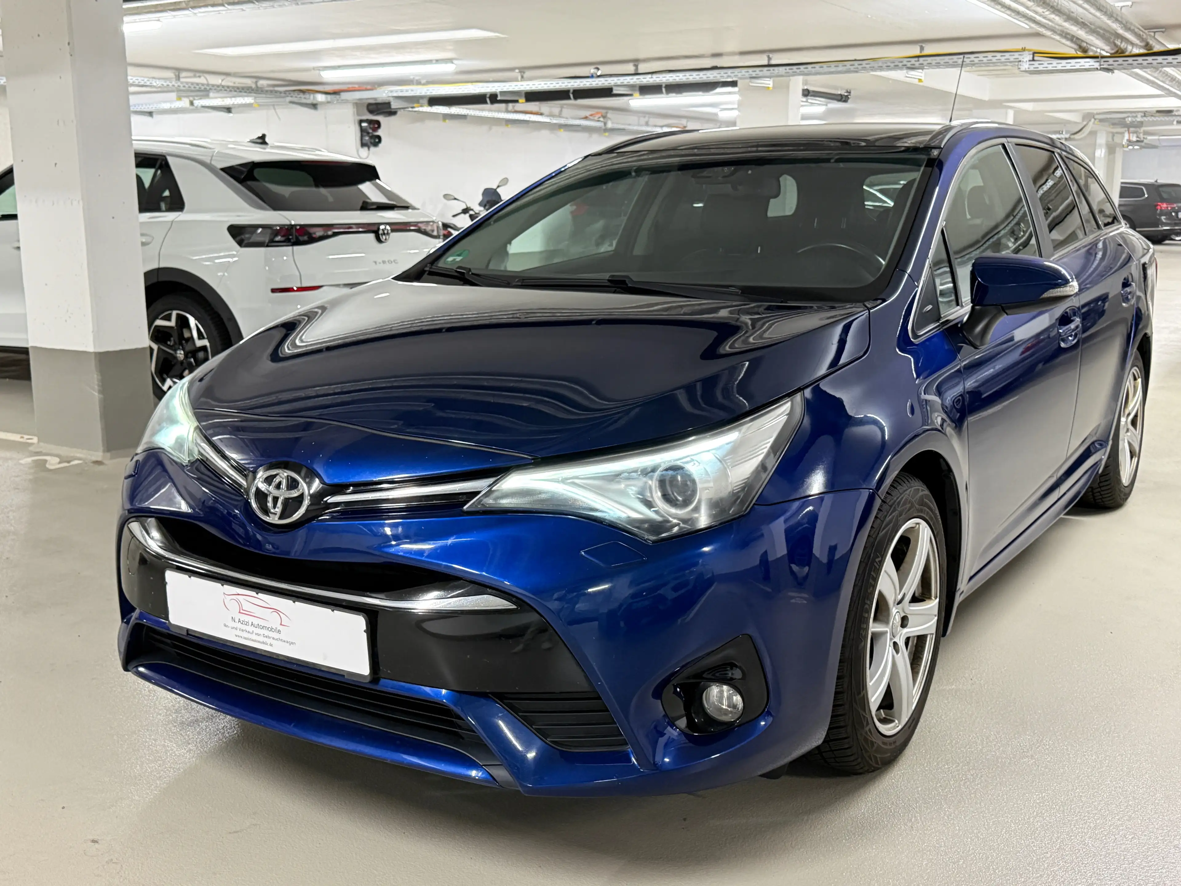 Toyota Avensis 2.0 D-4D Executive*Navi*Kamera*Pannaroma* — photo 3