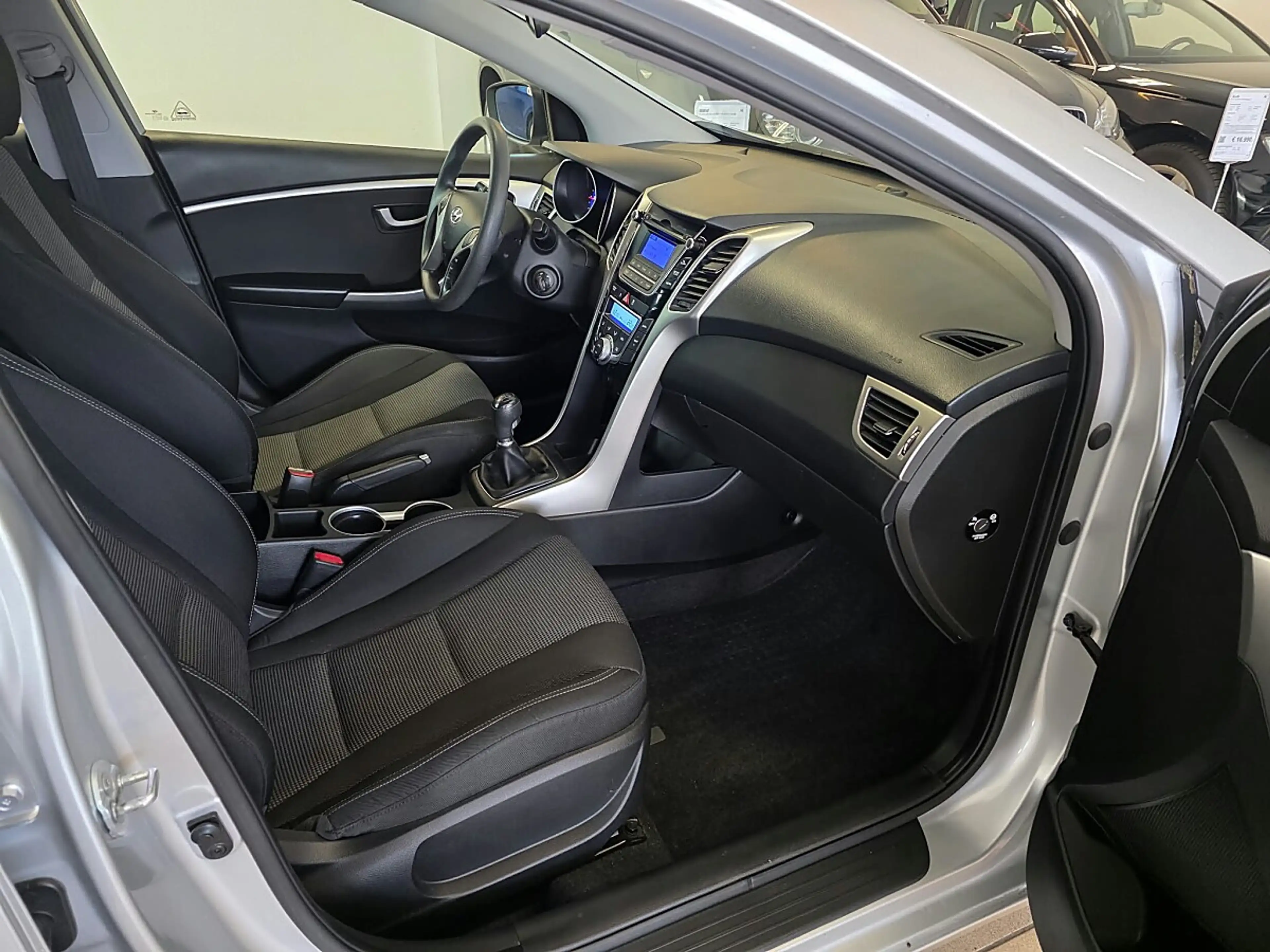 Hyundai i30 1.4 Start — photo 7