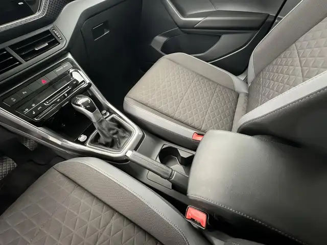 Volkswagen T-Cross view 14