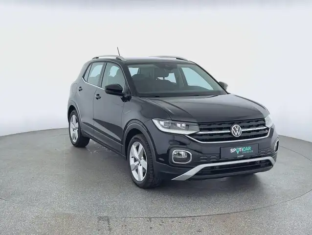 Volkswagen T-Cross view 3