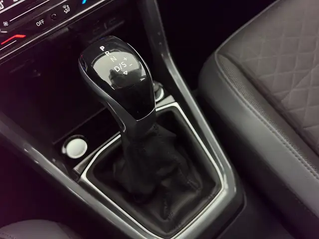 Volkswagen T-Cross view 13