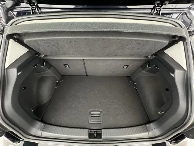 Volkswagen T-Cross view 18