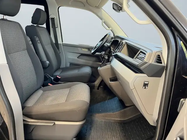 Volkswagen Transporter view 10