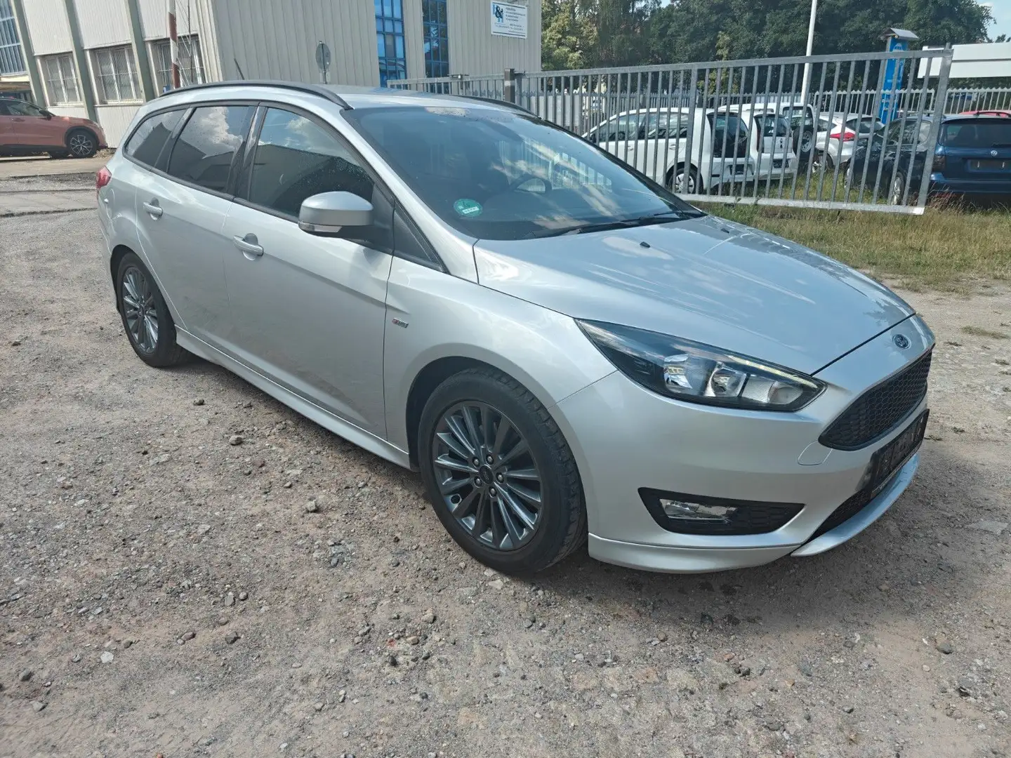 Ford Focus Turnier ST-Line Plateado - 2