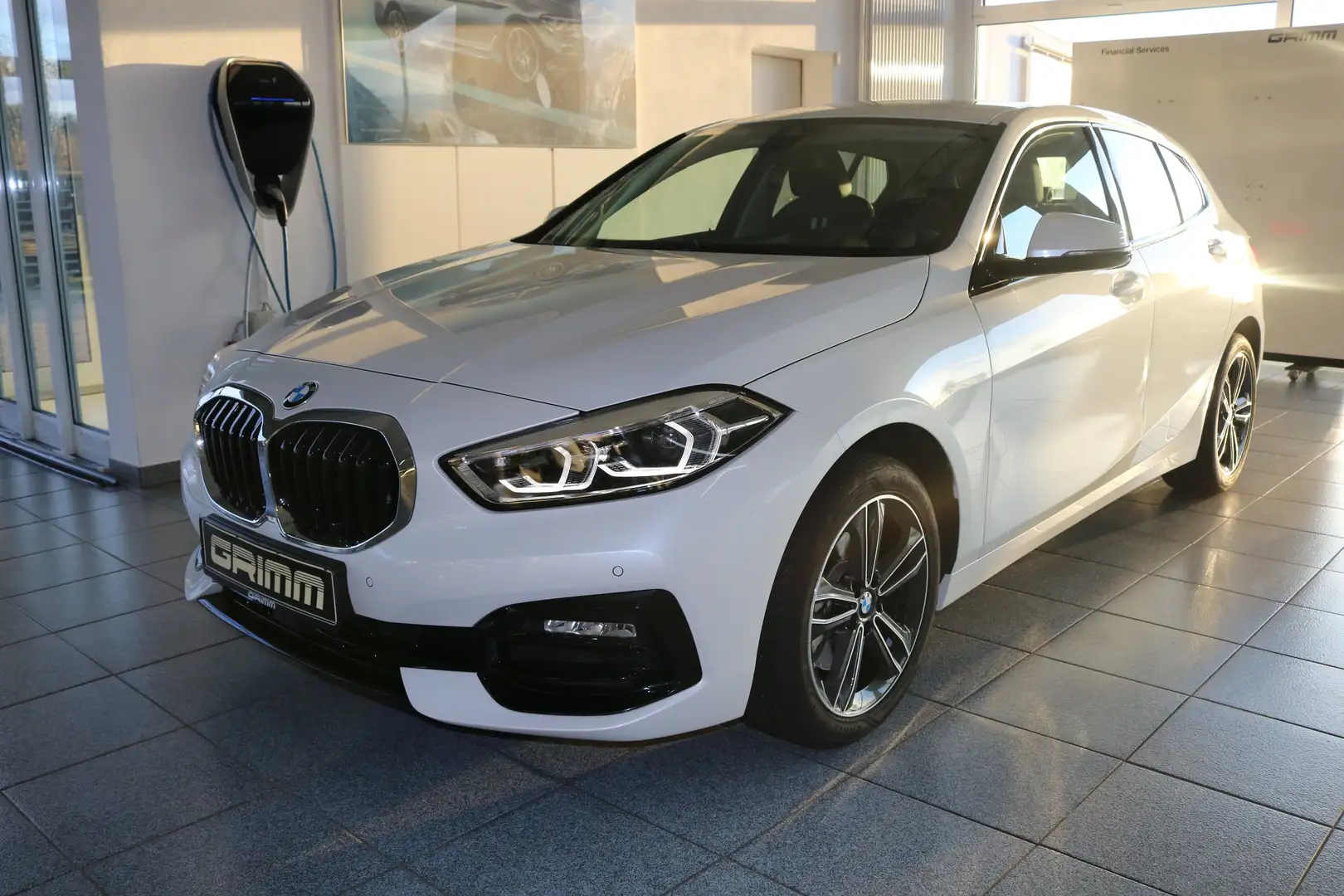BMW 118 i Sport Line Lenkrad heizbar LED Komfortzg. Shz PD Blanc - 1