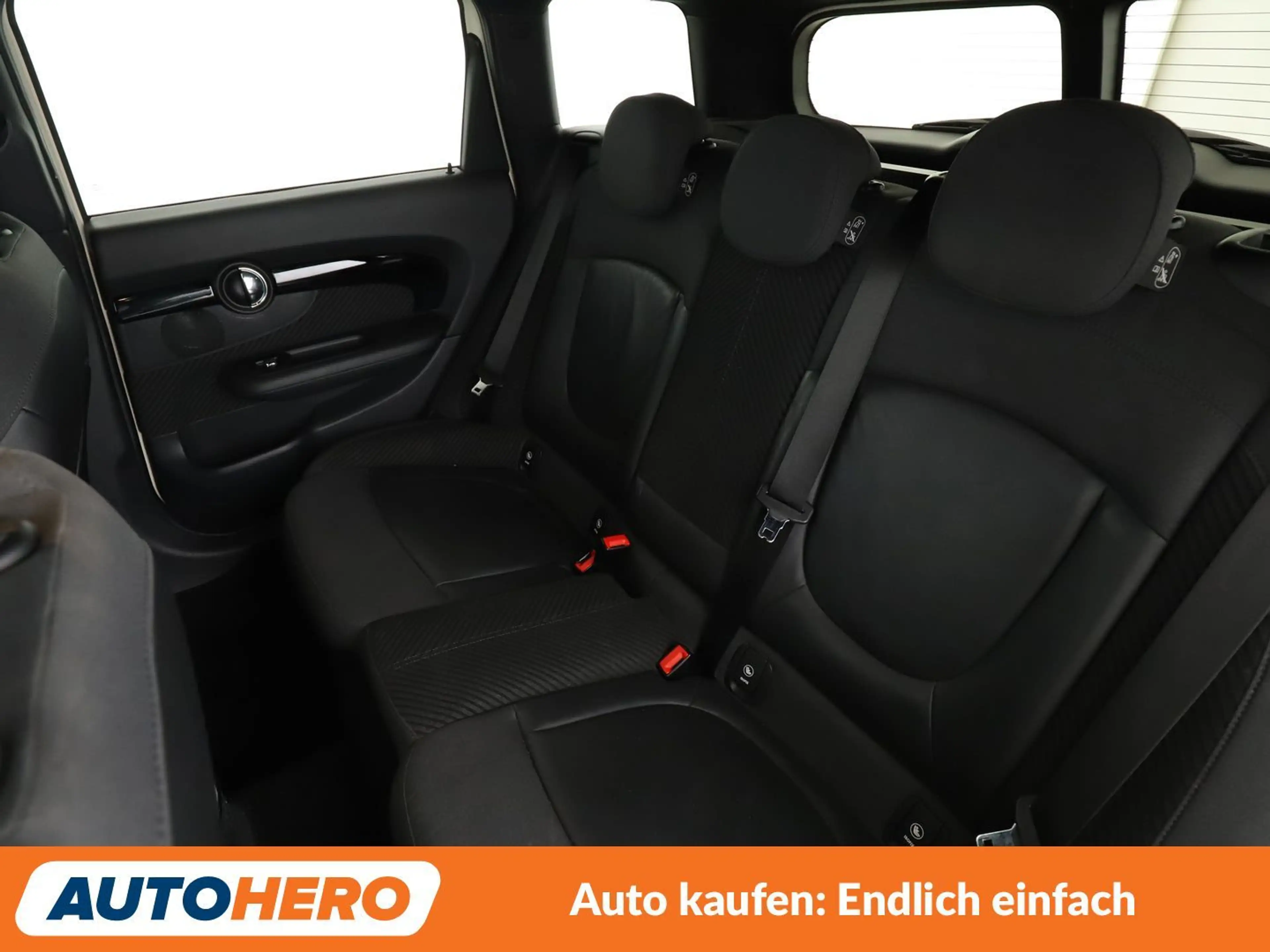 MINI Cooper Clubman Cooper *NAVI*TEMPO*PDC*SHZ*ALU* — photo 14
