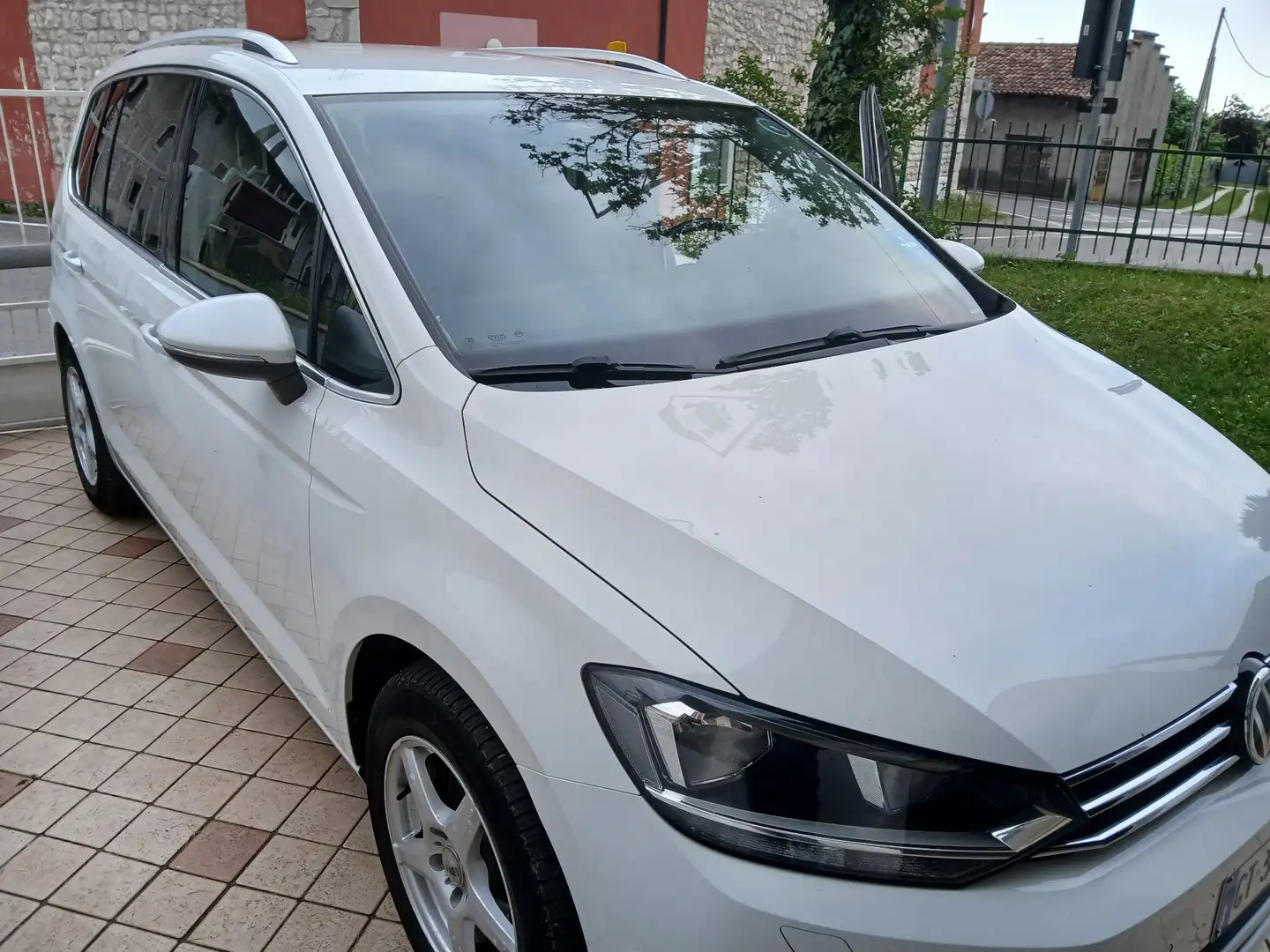 Volkswagen Touran 2.0 tdi Highline 170cv dsg dpf - 1