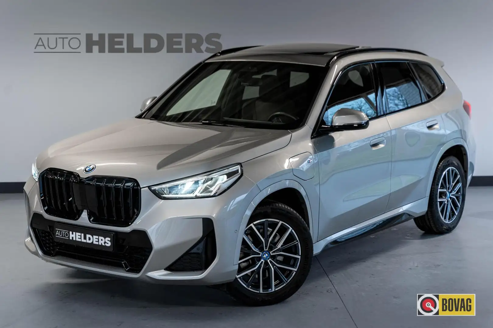 BMW X1 xDrive25e M-Pakket, Pano, Bruin Leder Camera H&K - 1