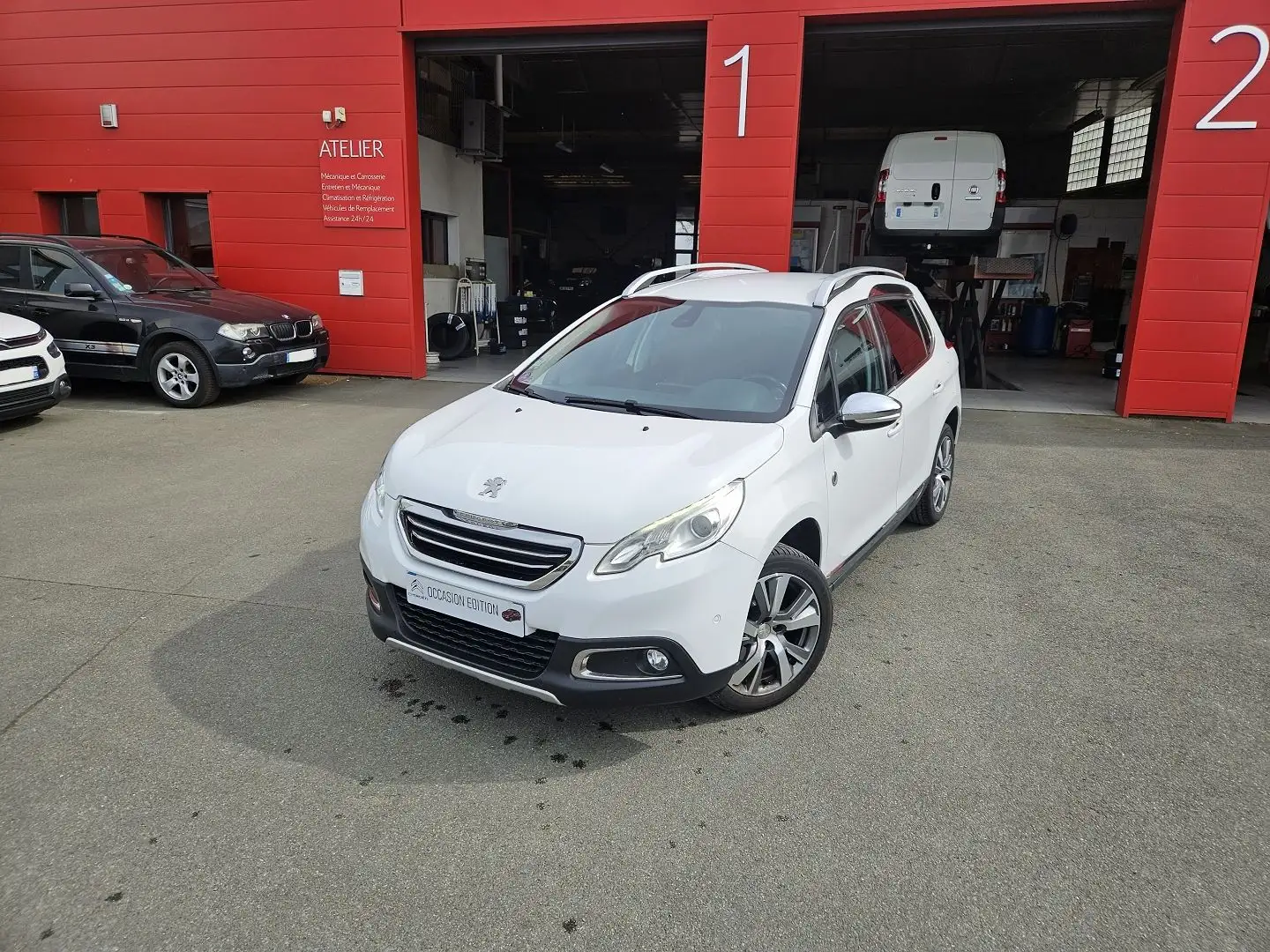 Peugeot 2008 1.2 PURETECH 110CH CROSSWAY S\u0026S White - 1