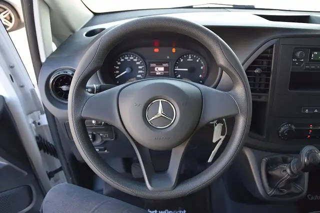Mercedes-Benz Vito view 5