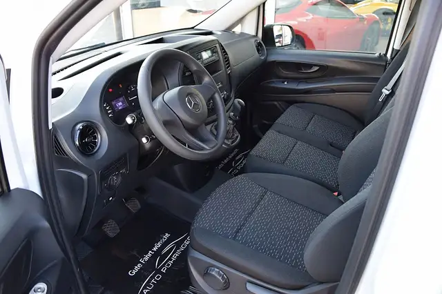 Mercedes-Benz Vito view 4