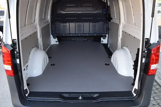 Mercedes-Benz Vito view 12