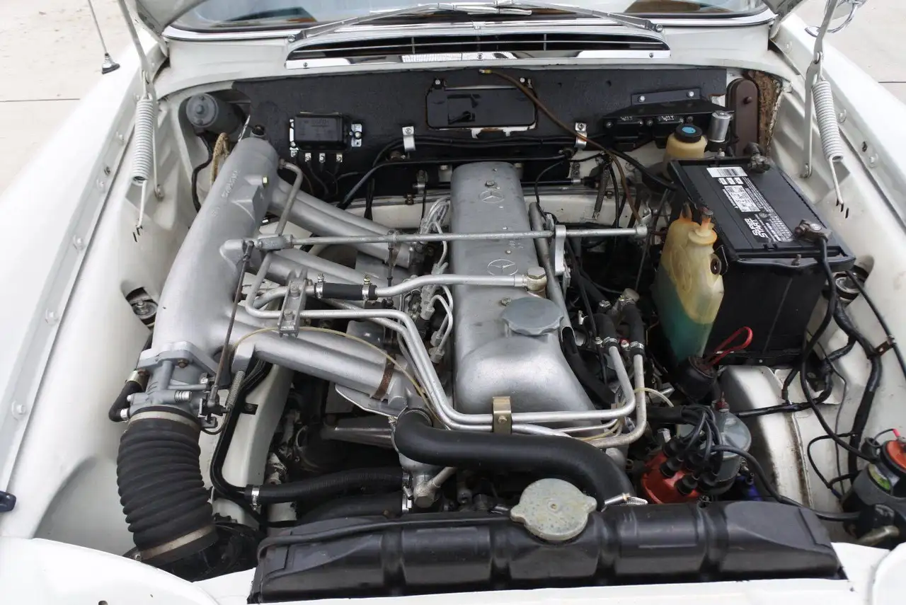 Mercedes-Benz 220 SE, foto 9