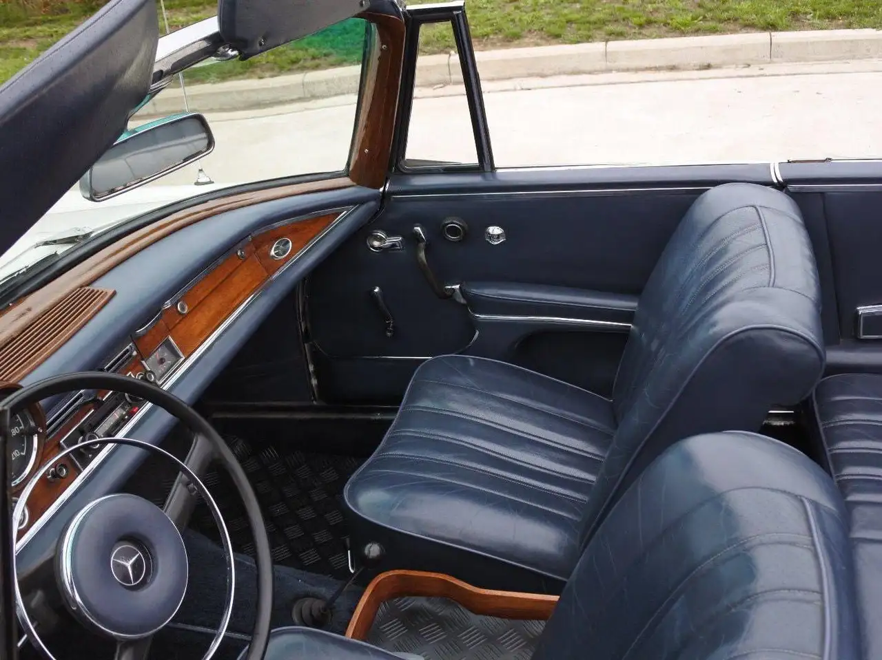 Mercedes-Benz 220 SE, foto 4