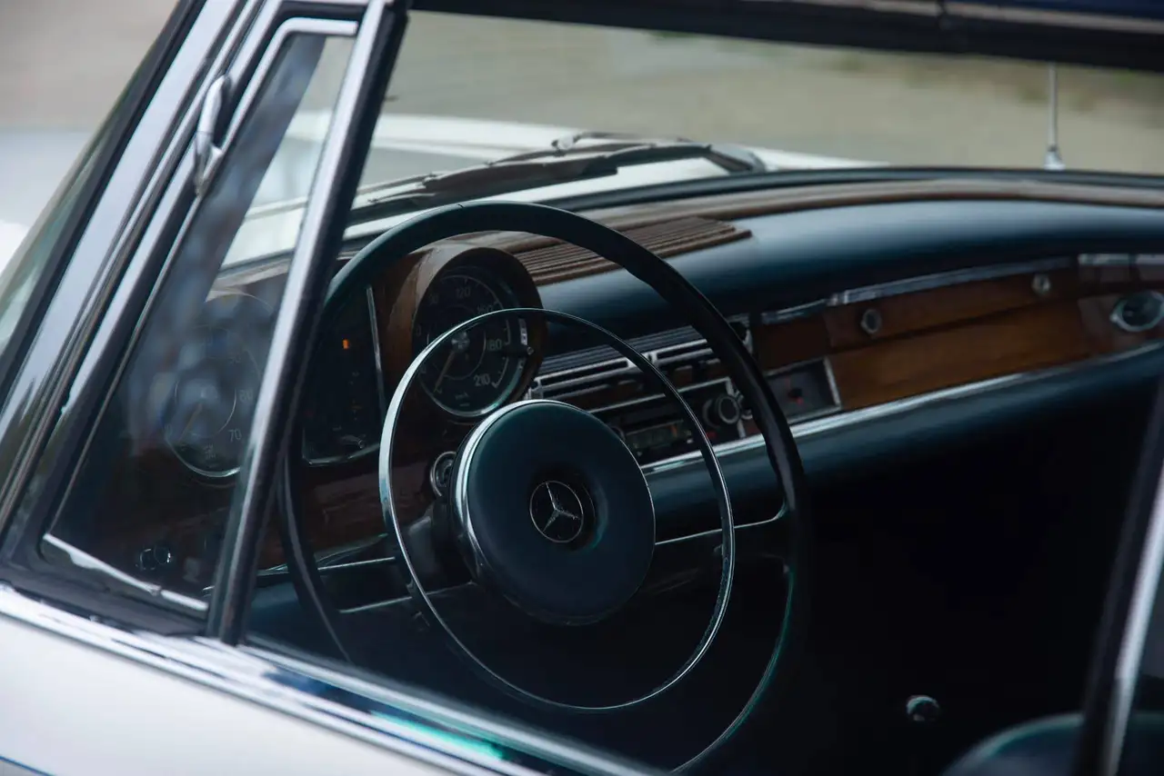 Mercedes-Benz 220 SE, foto 7