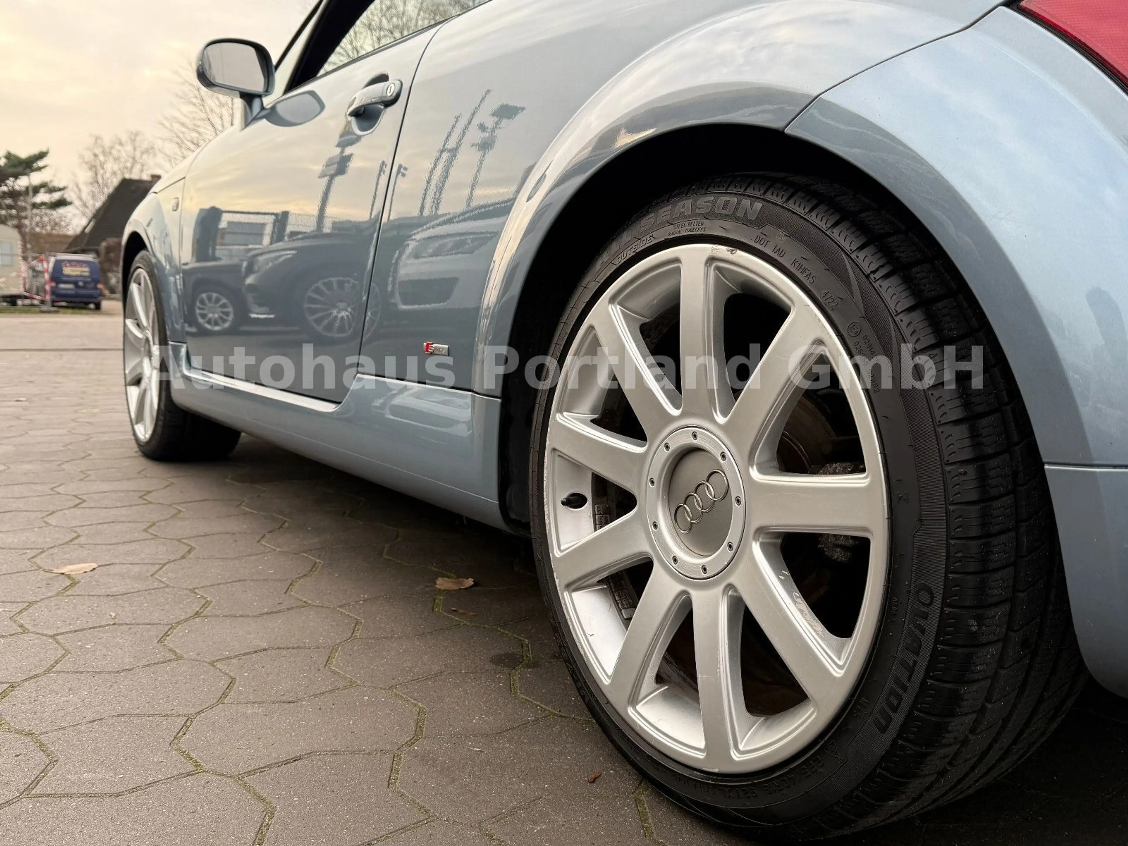 Audi TT 1.8 T Roadster S-line/HU NEU/18 ZOLL/SHZ — photo 6