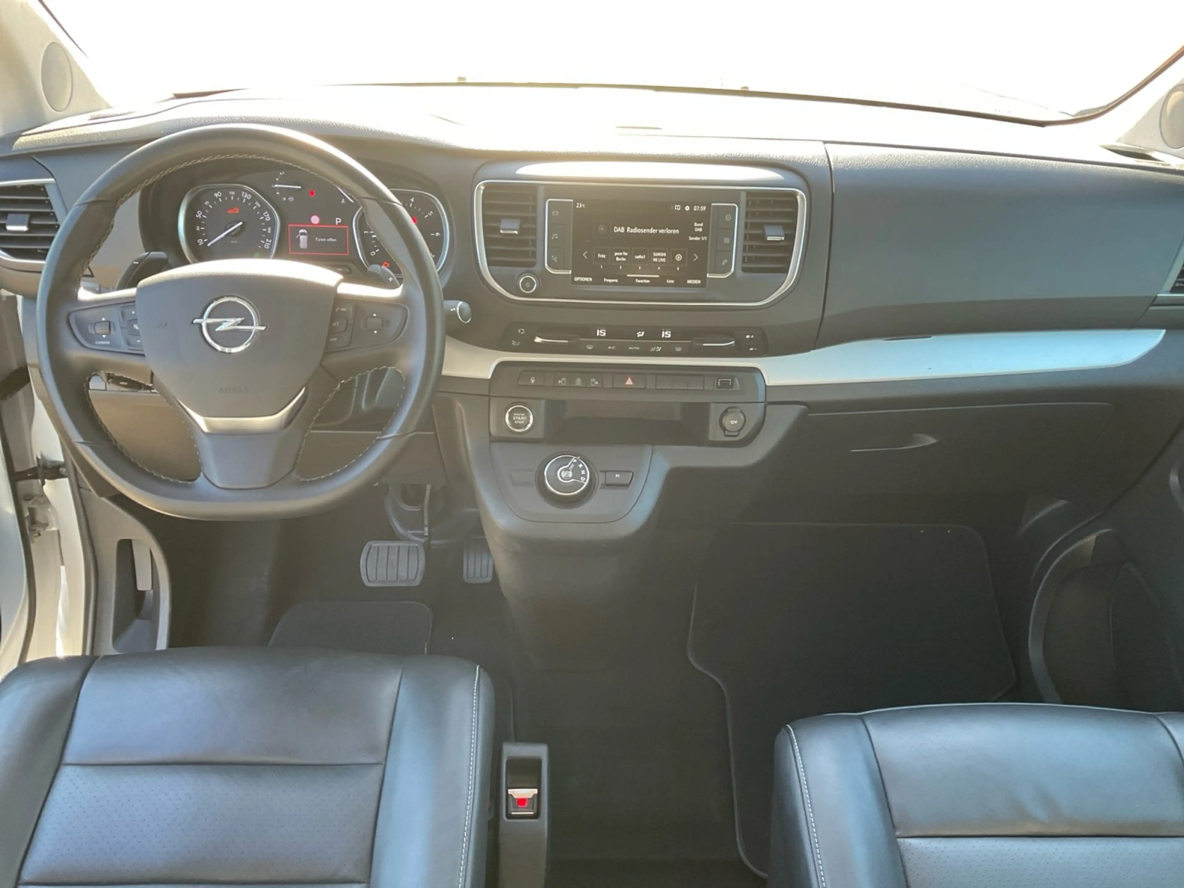 Opel Zafira Life 2.0 D (L2) Tourer VIP-Lounge mit Tisch — photo 12