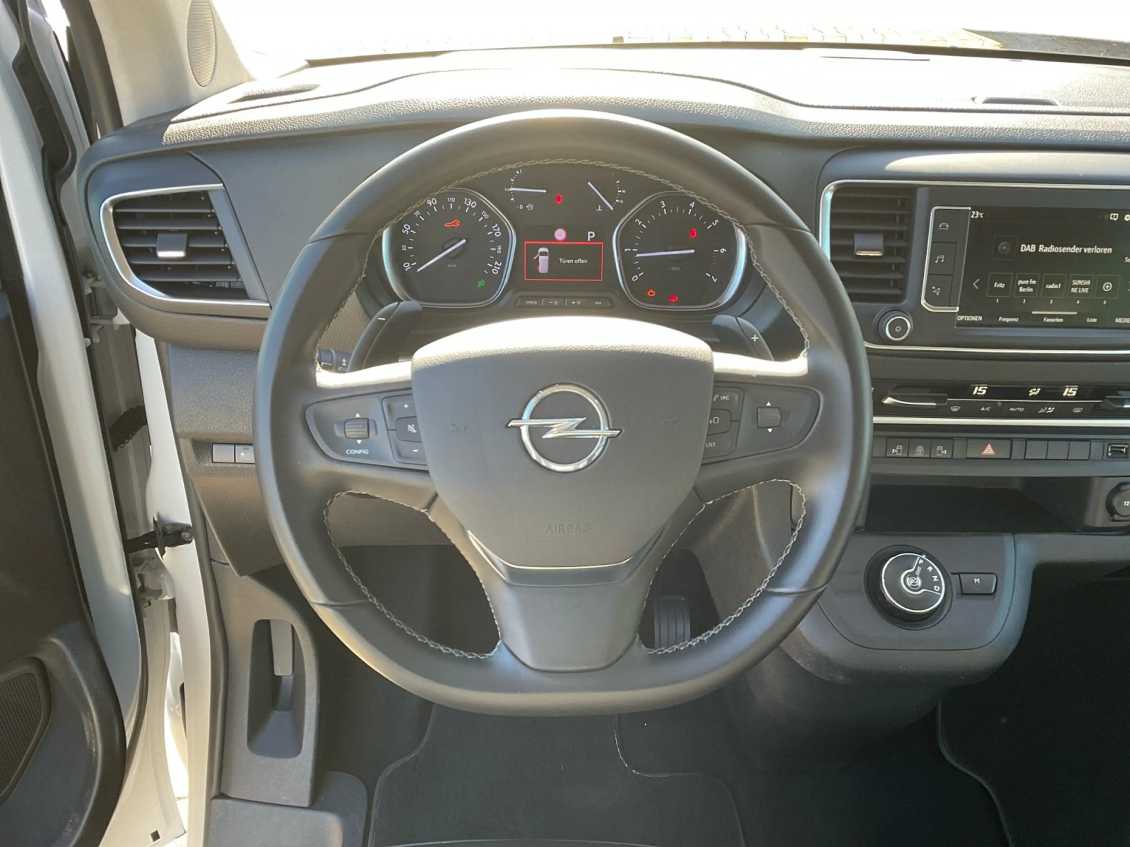 Opel Zafira Life 2.0 D (L2) Tourer VIP-Lounge mit Tisch — photo 14