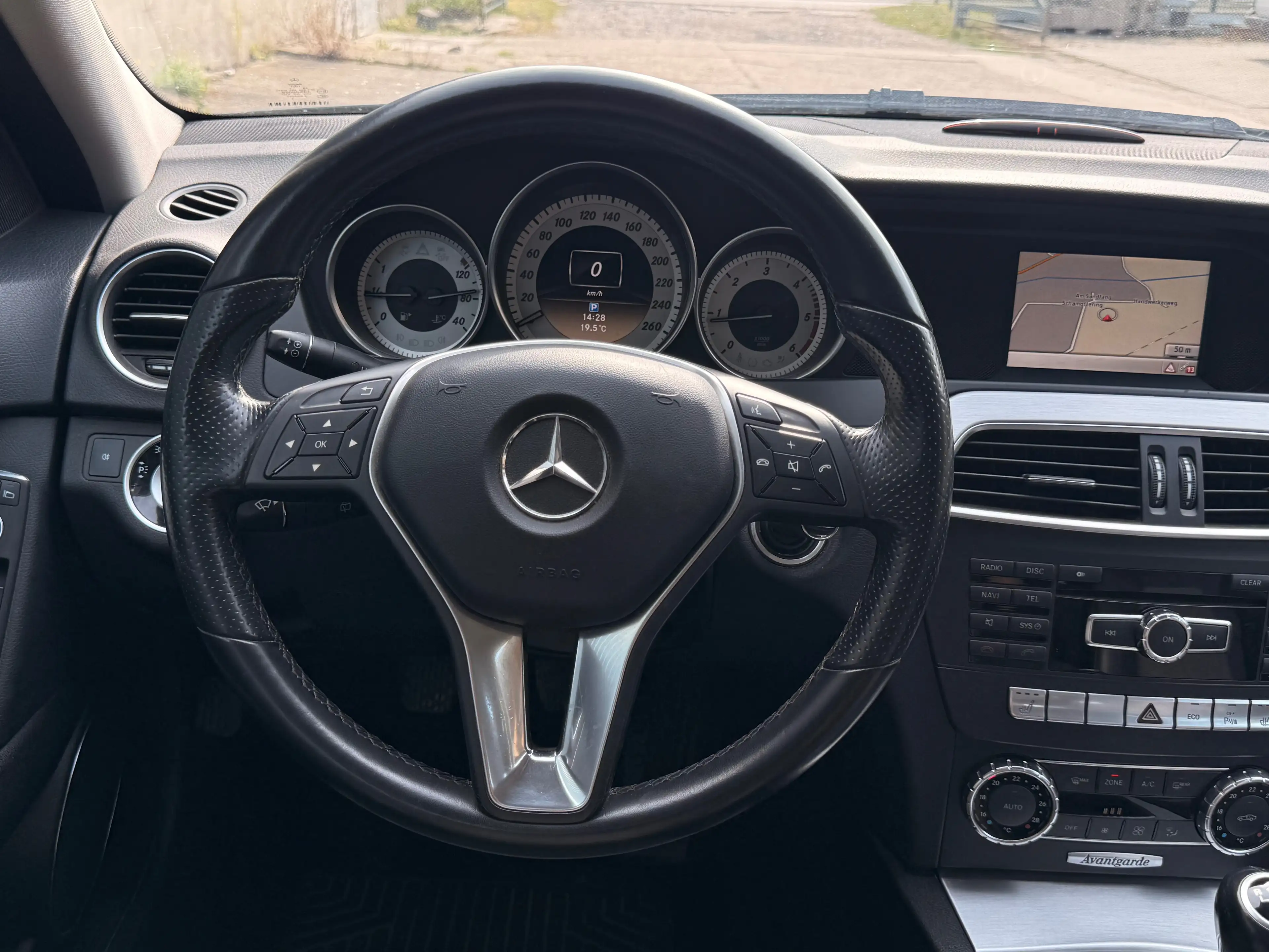 Mercedes-Benz C 250 C250CDI*MOPF*AHK*LEDER*Navi*Avantgarde*VollService — photo 12