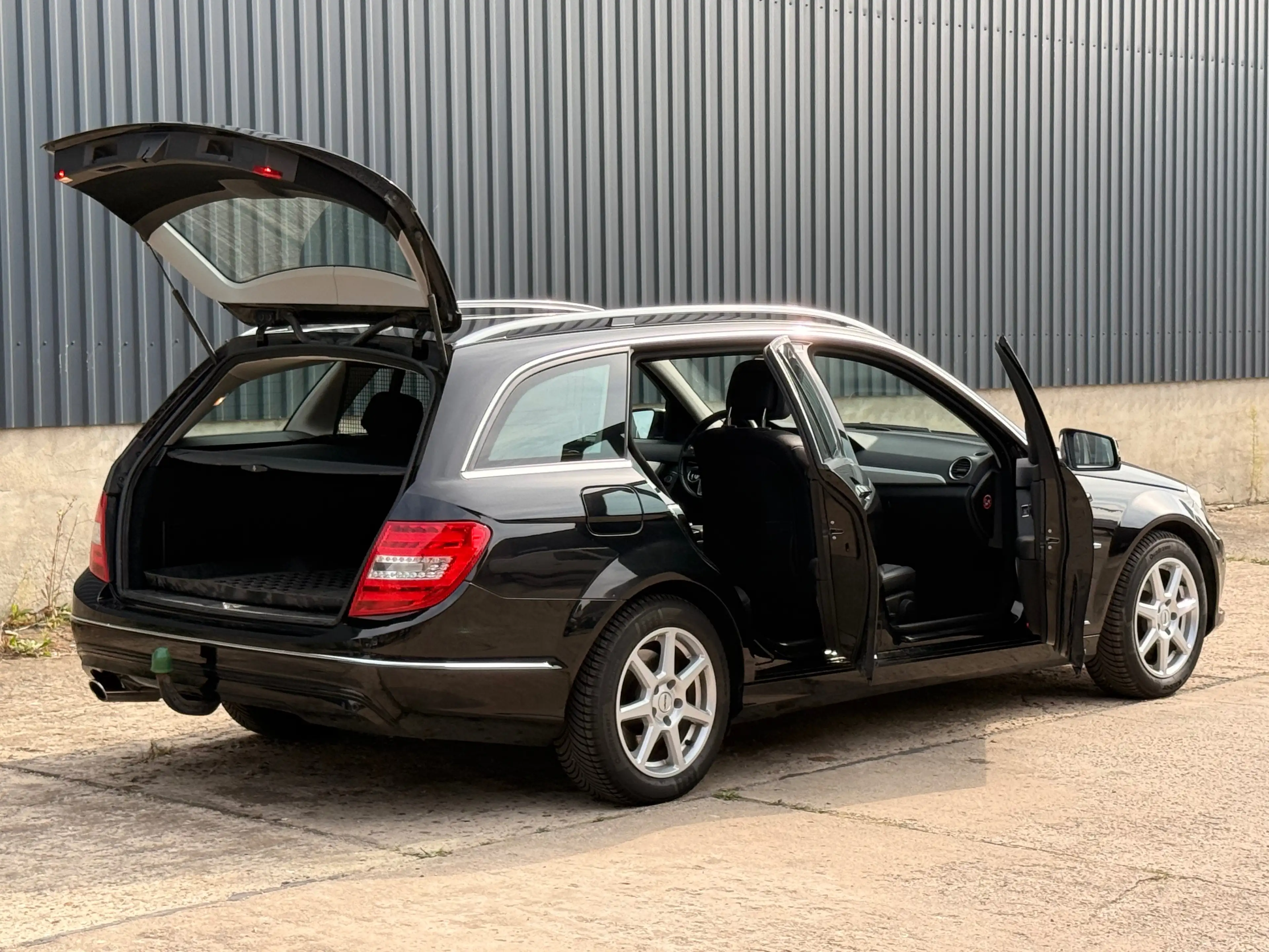 Mercedes-Benz C 250 C250CDI*MOPF*AHK*LEDER*Navi*Avantgarde*VollService — photo 9