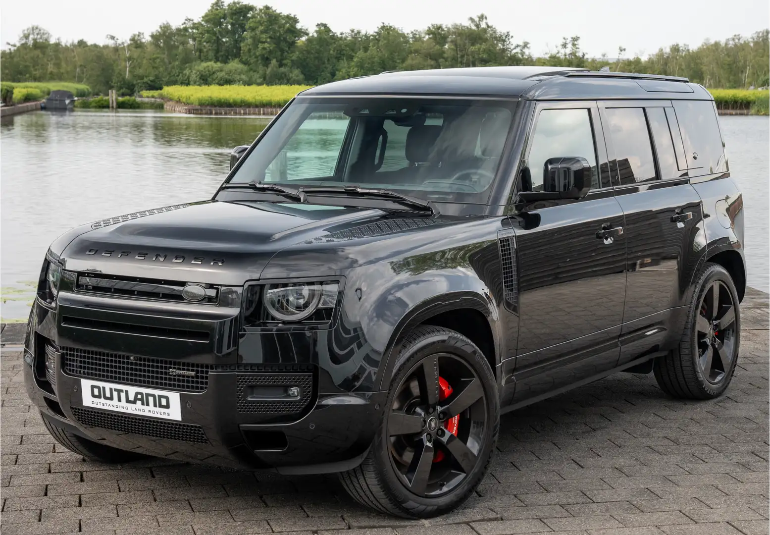 Land Rover Defender 110 P300e X-Dynamic HSE | Meridian | Head-Up Displ Zwart - 1
