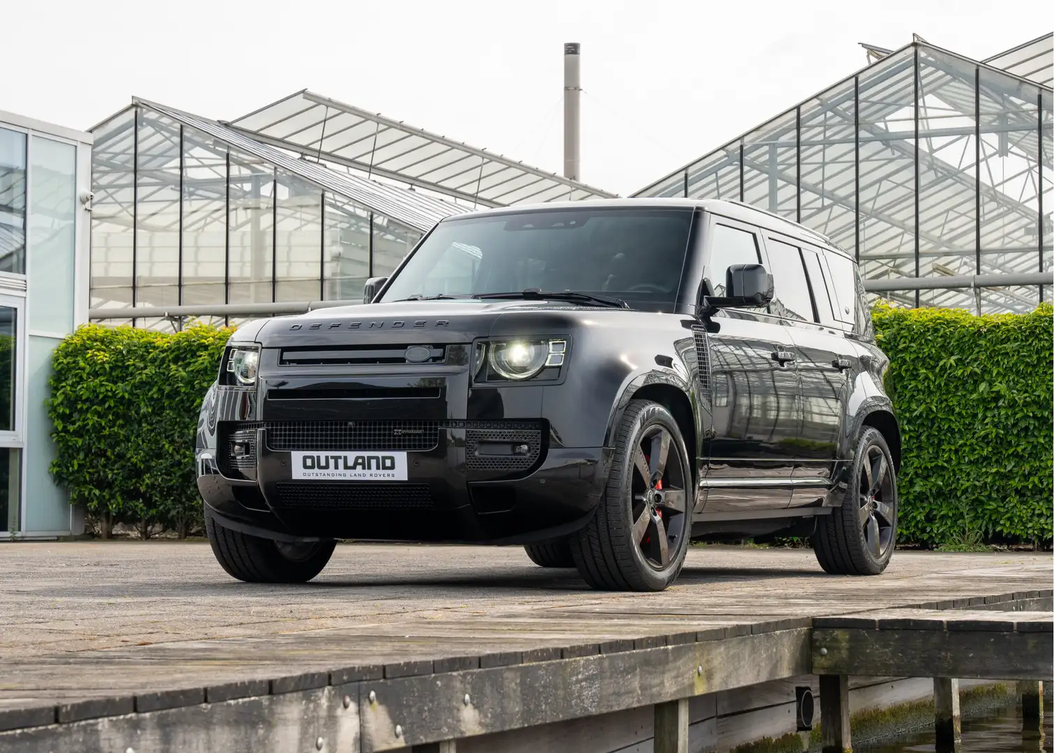 Land Rover Defender 110 P300e X-Dynamic HSE | Meridian | Head-Up Displ Zwart - 2