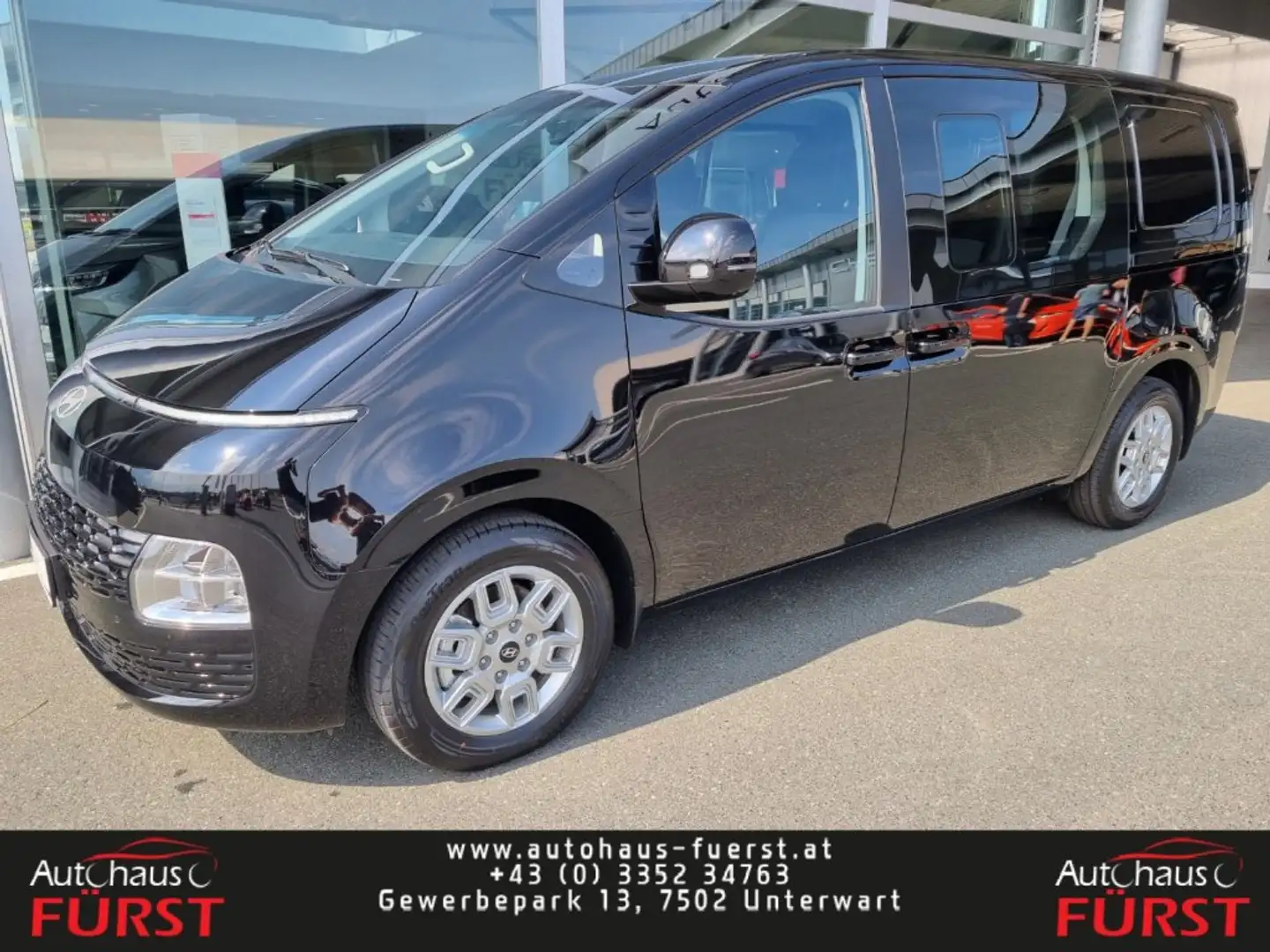 Hyundai STARIA Van HEV Doppelkabine 1.6 T-GDi HEV l5hv2-P1/2/4-O1/2/3 Schwarz - 1