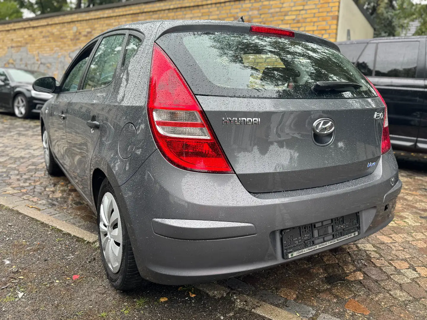Hyundai i30 i30 1.4 Classic Grau - 2