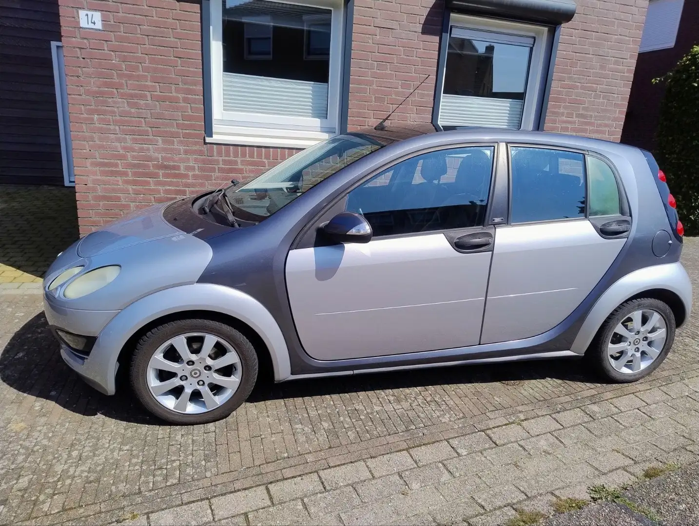 smart forFour forFour Spring Edition I - 1