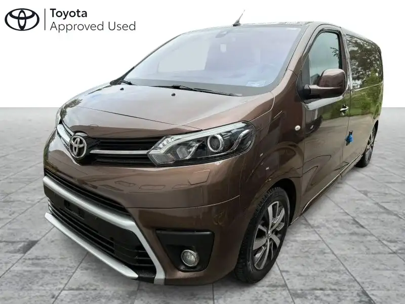 Toyota Proace 2.0D MT GOLD MEDIUM FOODTRUCK
