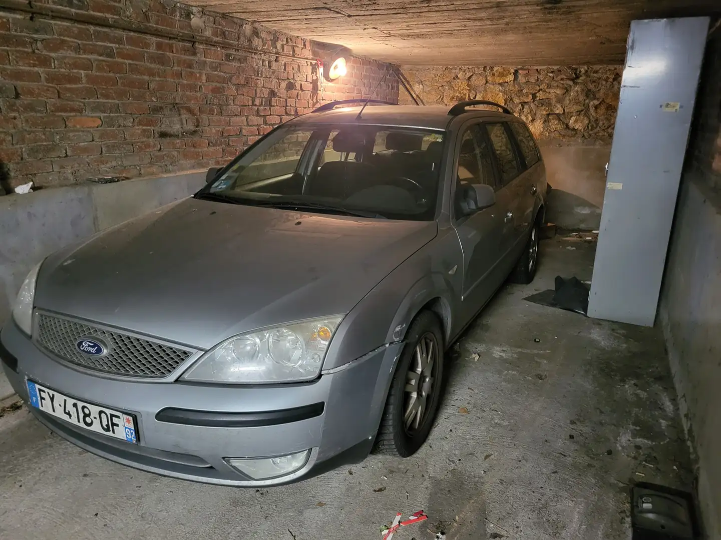Ford Mondeo Mondeo Clipper 2.0i Ghia Gris - 1