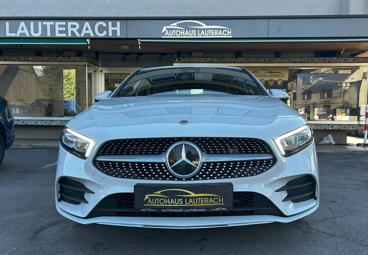 Mercedes-Benz A 250 e PHEV Aut. *AMG LINE *18"AMG *AMBIENTE *SOUNDSYS. Blanc - 2