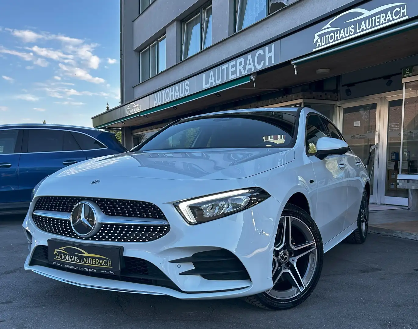 Mercedes-Benz A 250 e PHEV Aut. *AMG LINE *18"AMG *AMBIENTE *SOUNDSYS. Blanc - 1