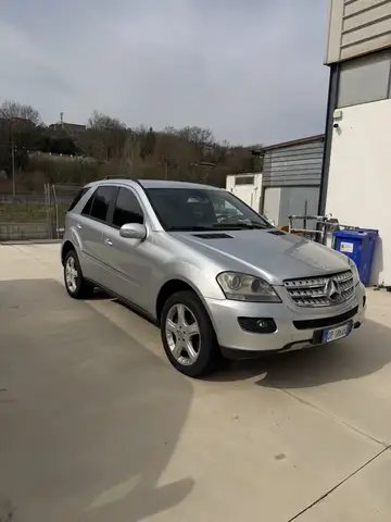 Mercedes-Benz ML 320 Classe M - W164 cdi Sport auto già iscritta sai