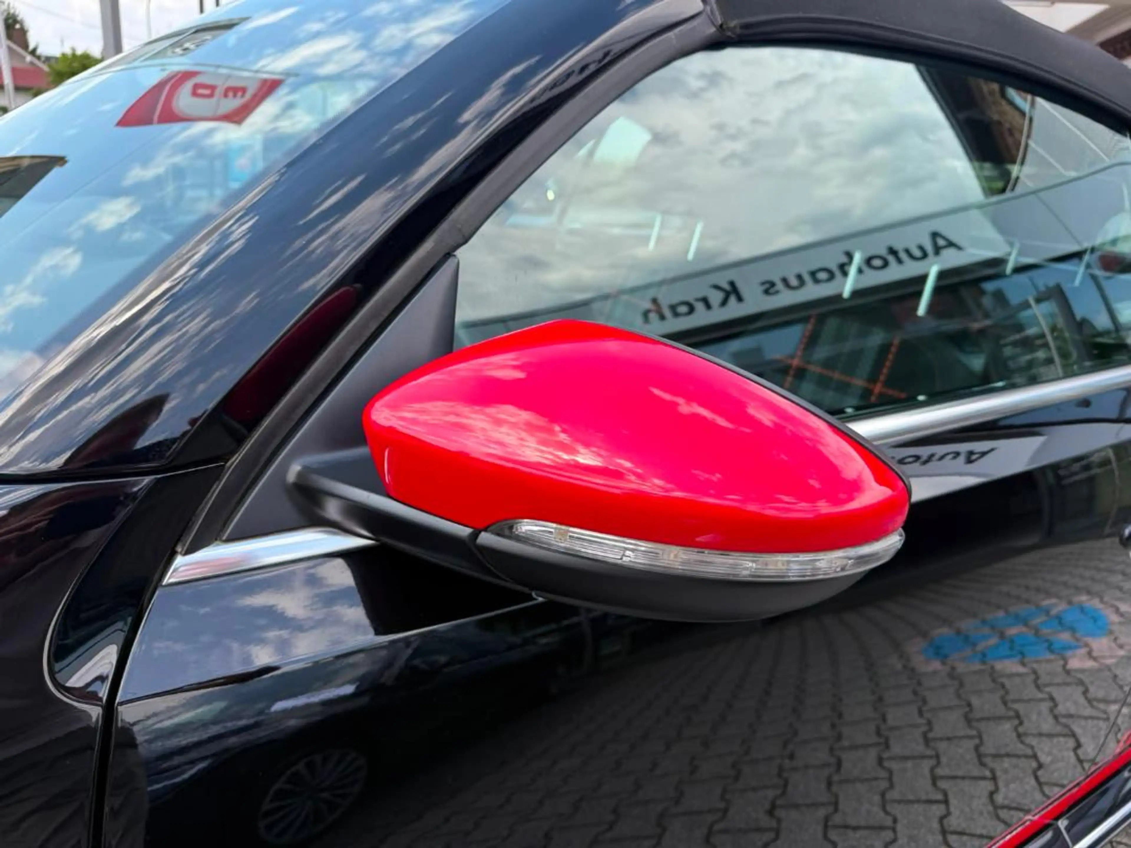 Volkswagen Beetle New Cabriolet CLUB — photo 10