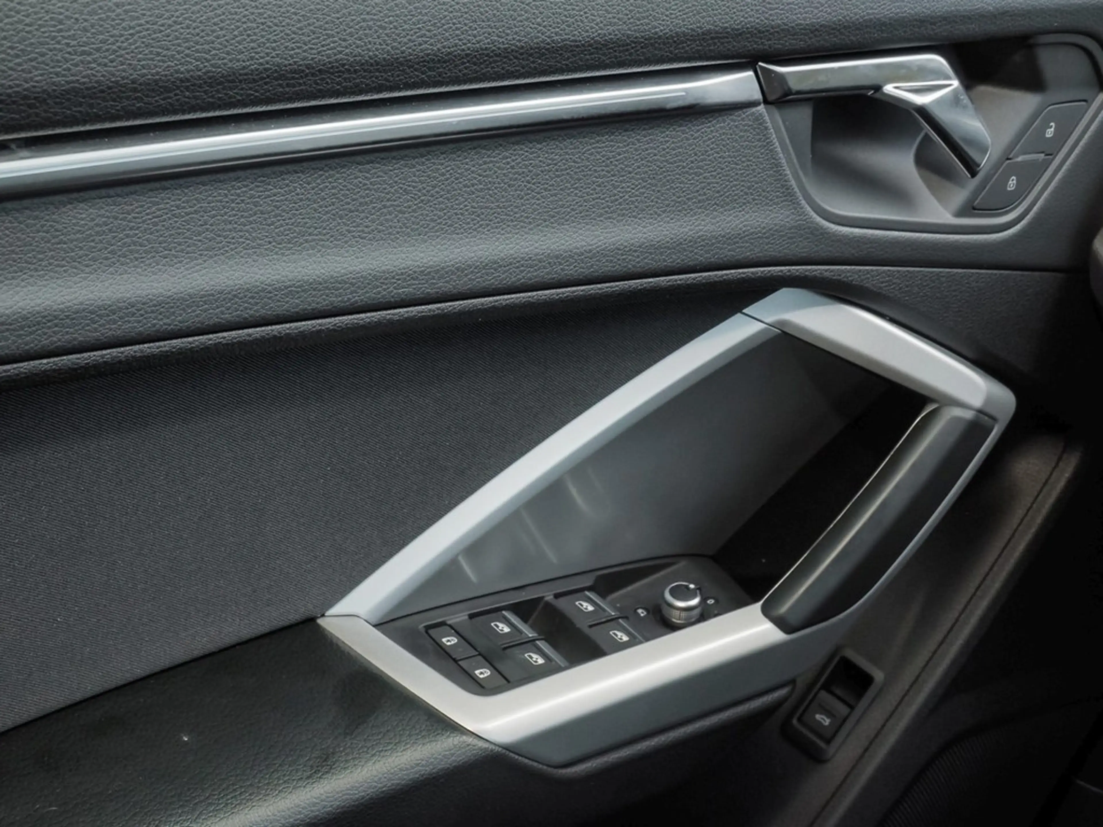 Audi Q3 Sportback 40 TFSI quattro S line PANO*R-CAM*LED... — photo 17