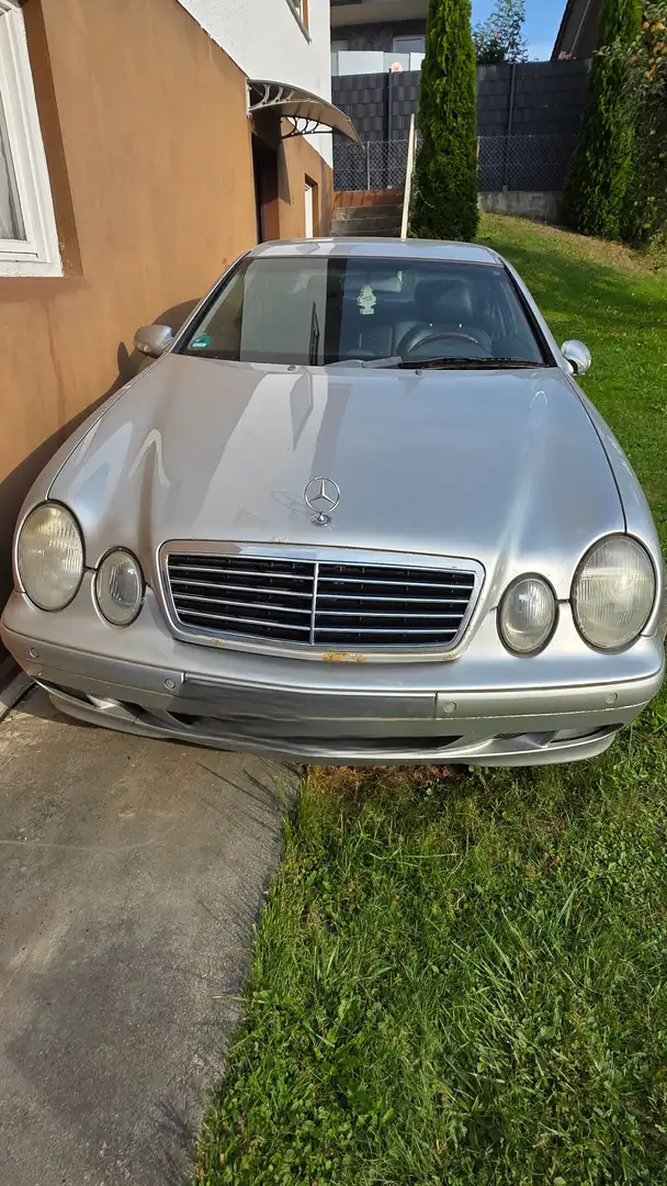 Mercedes-Benz CLK 320 CLK Coupe 320Elegance Stříbrná - 1