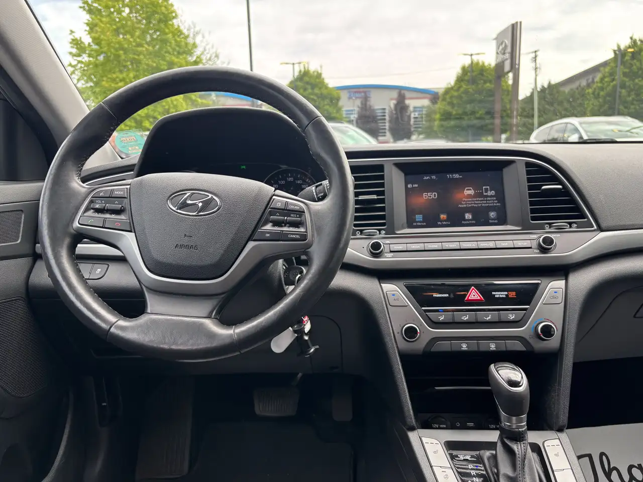 Hyundai ELANTRA fotografie Hyundai ELANTRA
