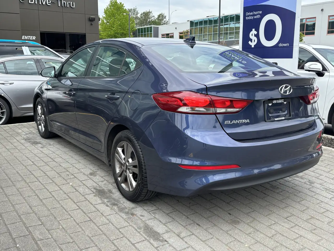 Hyundai ELANTRA fotografie Hyundai ELANTRA