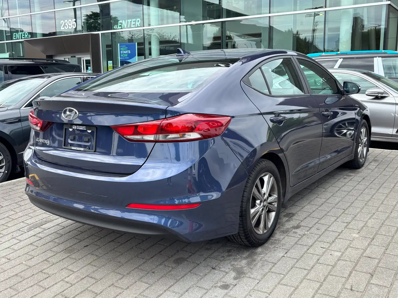 Hyundai ELANTRA fotografie Hyundai ELANTRA
